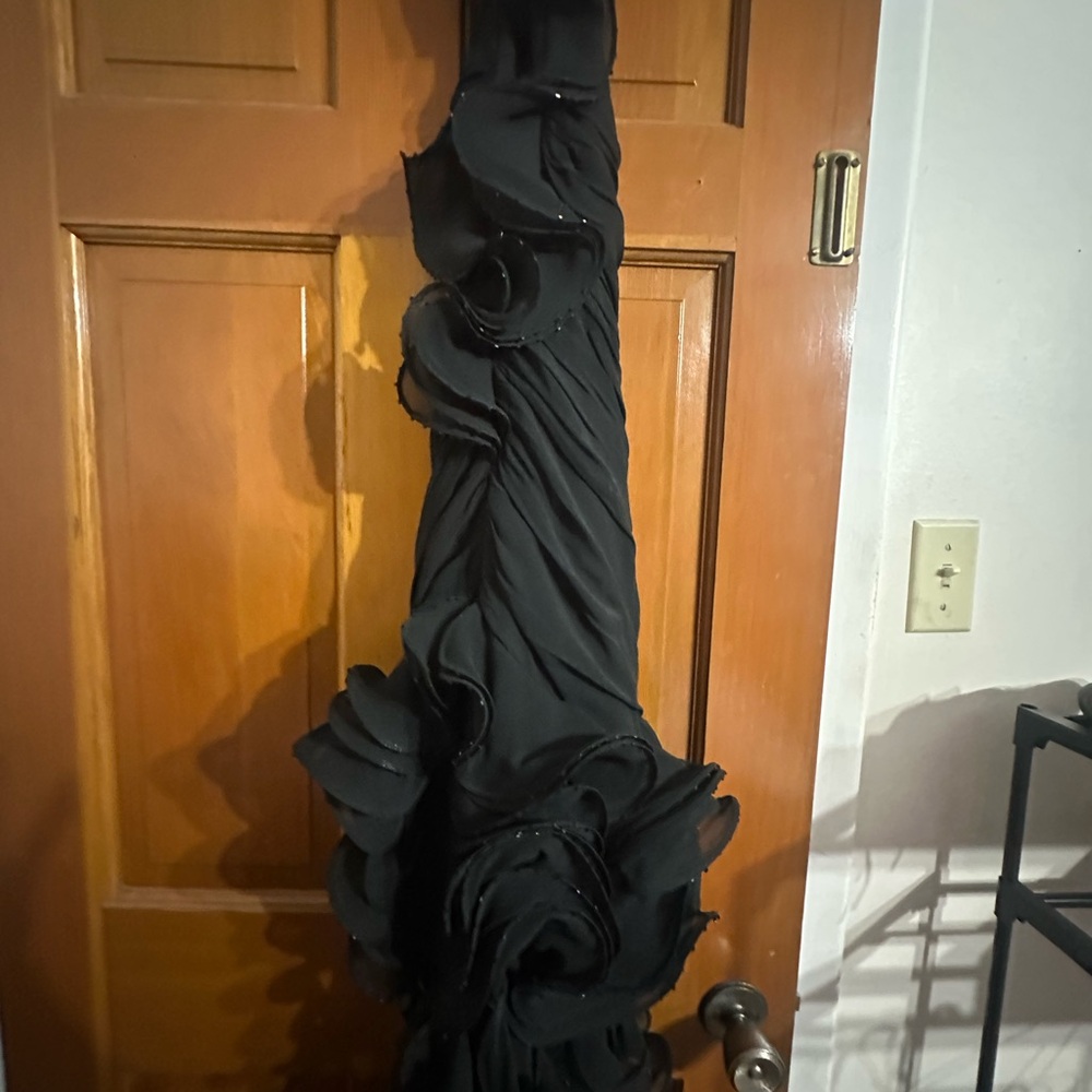 Alberto Makali Elegant Black Ruffle Dress